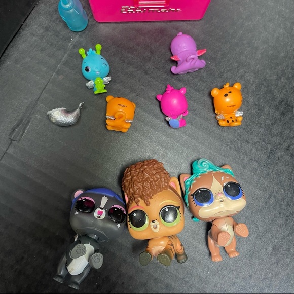 GREAT ADD ON LOL PET AND HATCHIMALS LOT AND ACCESSORIES W TRAVEL CASE PRICE FIRM - Picture 5 of 10
